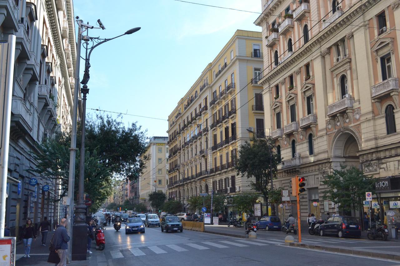 Le Stanze Di Dolly Bed & Breakfast Napoli Ngoại thất bức ảnh