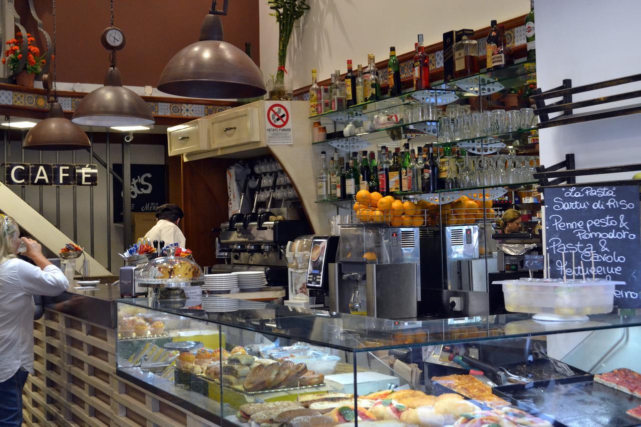 Le Stanze Di Dolly Bed & Breakfast Napoli Ngoại thất bức ảnh