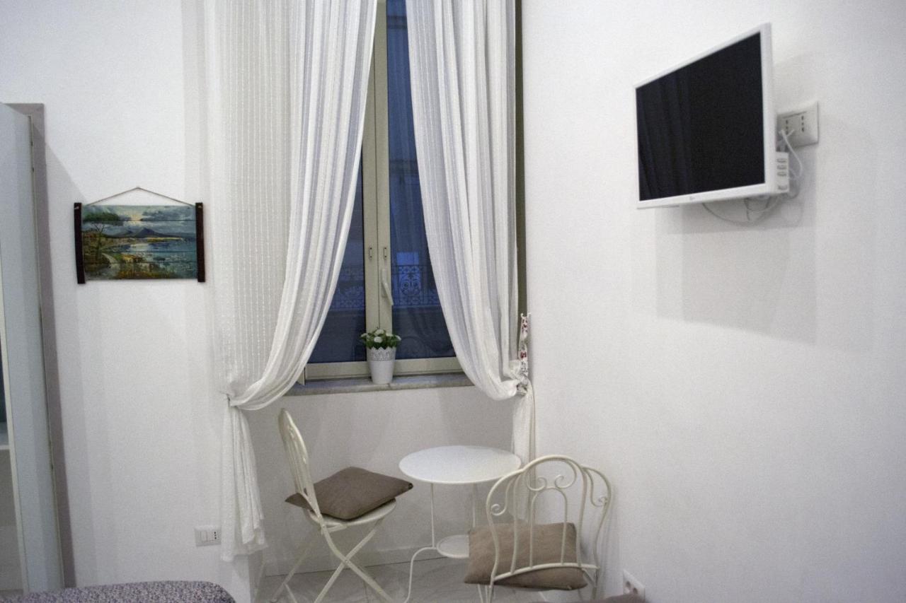 Le Stanze Di Dolly Bed & Breakfast Napoli Ngoại thất bức ảnh